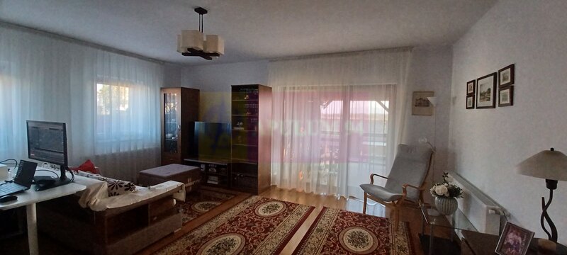 Sabareni, casa parter 162 mp, curte 575 mp. Acasa