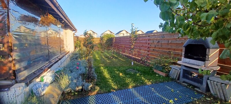 Sabareni, casa parter 162 mp, curte 575 mp. Acasa