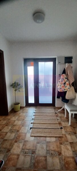 Sabareni, casa parter 162 mp, curte 575 mp. Acasa