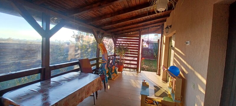 Sabareni, casa parter 162 mp, curte 575 mp. Acasa