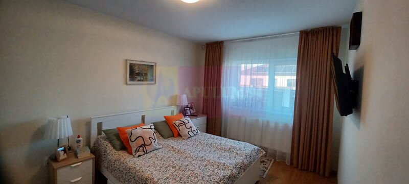 Sabareni, casa parter 162 mp, curte 575 mp. Acasa