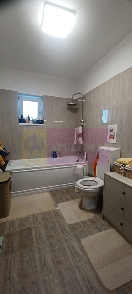 Sabareni, casa parter 162 mp, curte 575 mp. Acasa