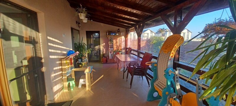 Sabareni, casa parter 162 mp, curte 575 mp. Acasa